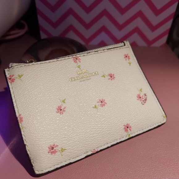 Coach Handbags - Coach | White floral Leather ID Card Holder Wallet with Key Ring Inside